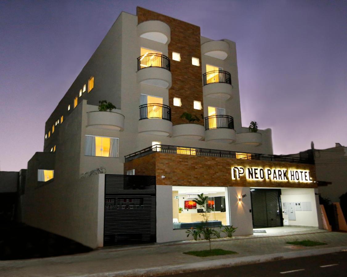 Neo Park Hotel Maringa Exterior photo